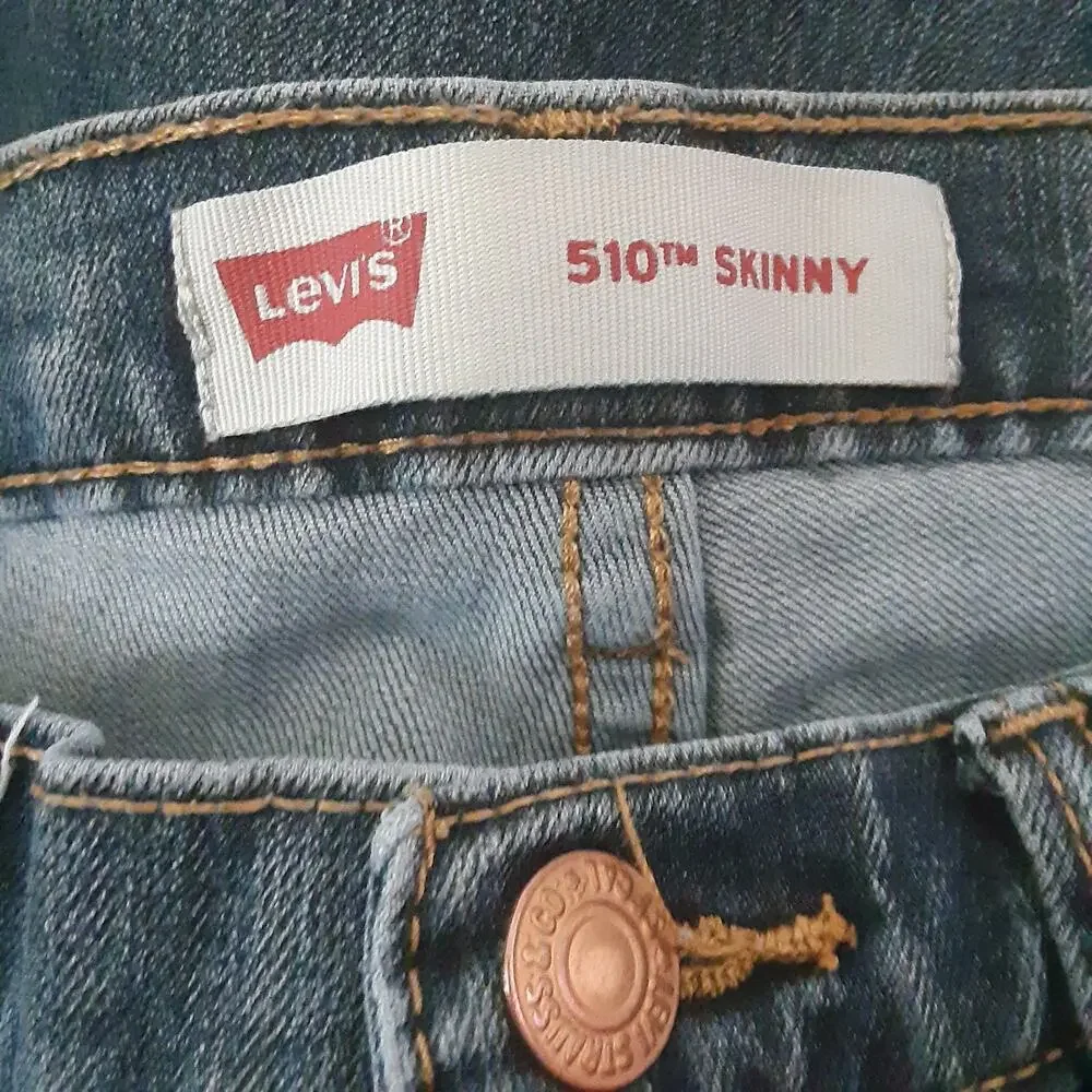 Levis measurements shown